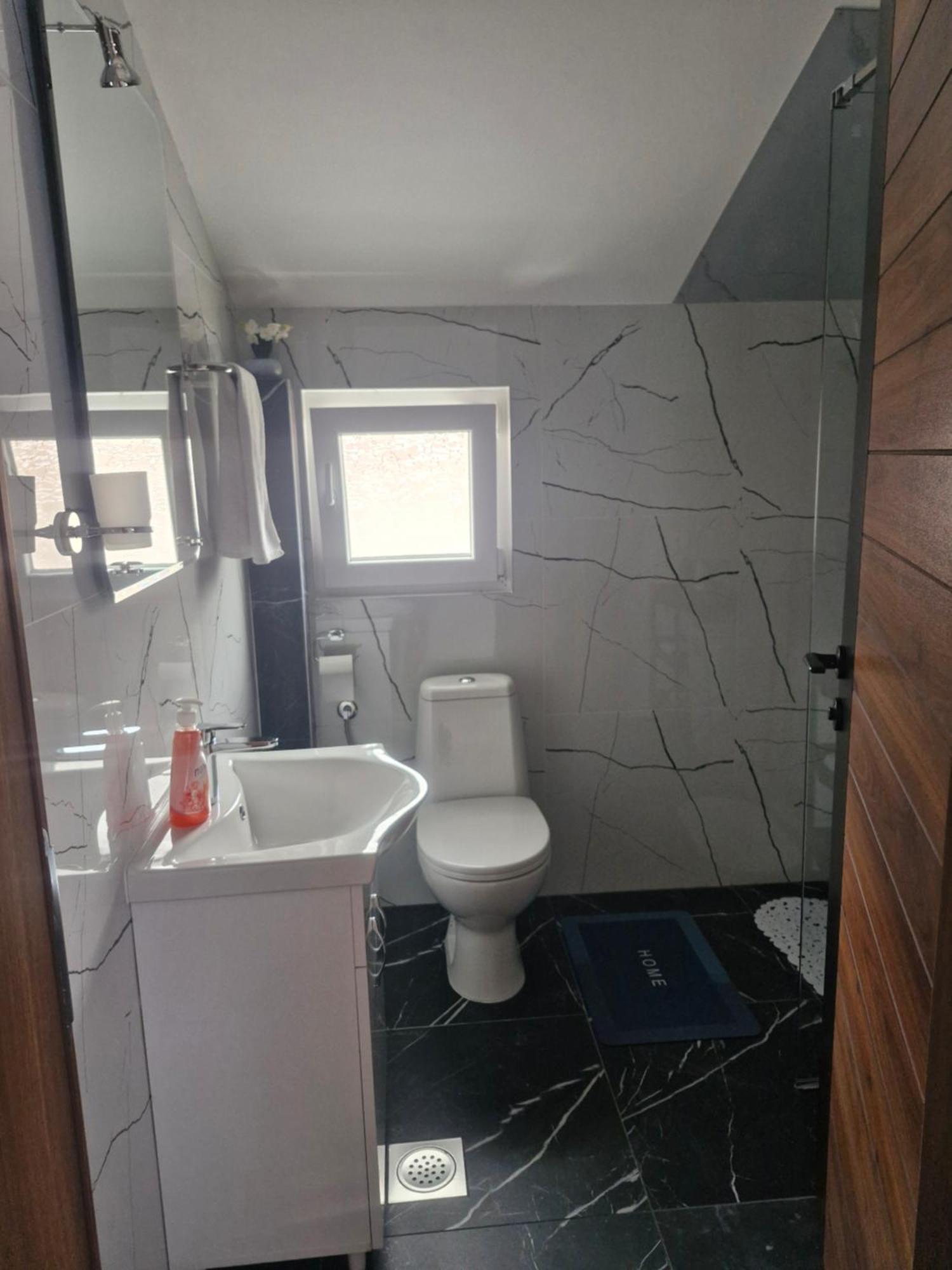 Knezevic Apartman Podgorica Exterior foto
